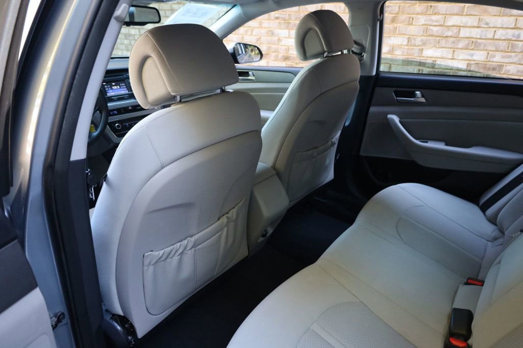 Used 2015 Hyundai Sonata SE w/ Option Group 09 image 17
