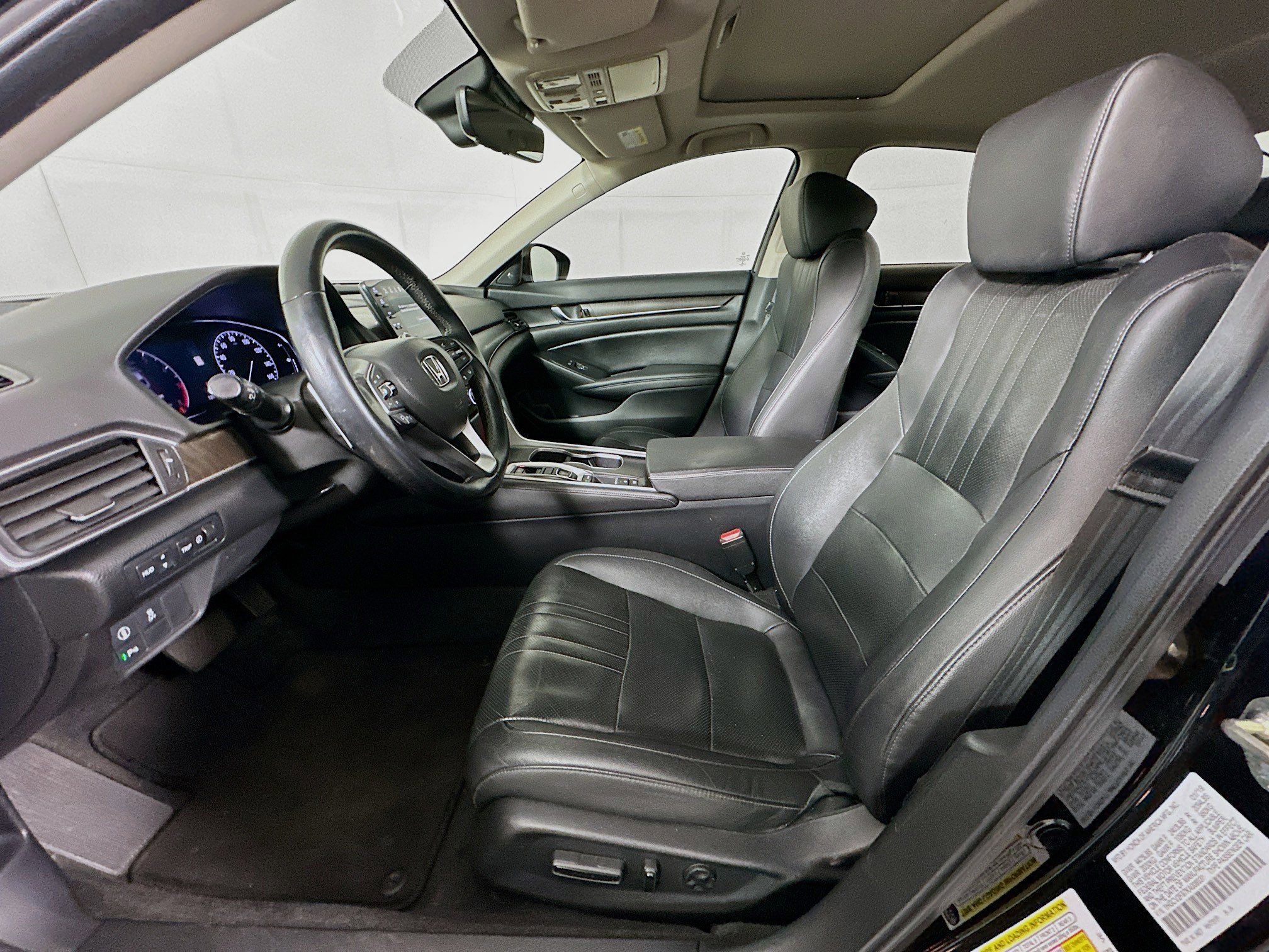 Used 2019 Honda Accord Touring image 13