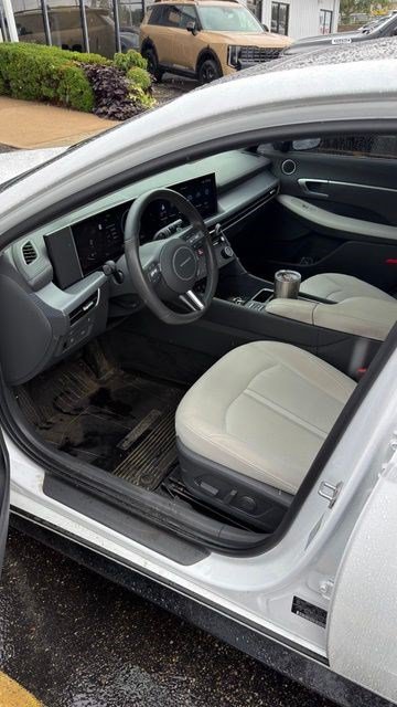 Used 2024 Hyundai Sonata SEL w/ Convenience Package FWD image 7