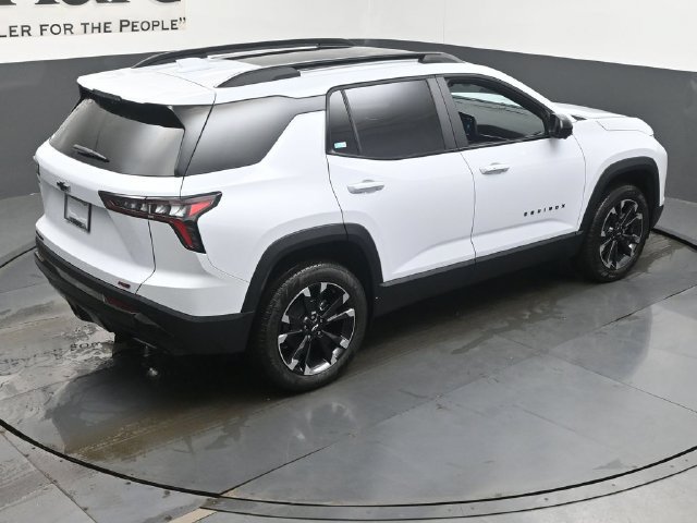 New 2027 Chevrolet Equinox RS w/ Safety and Technology Package FWD image 18