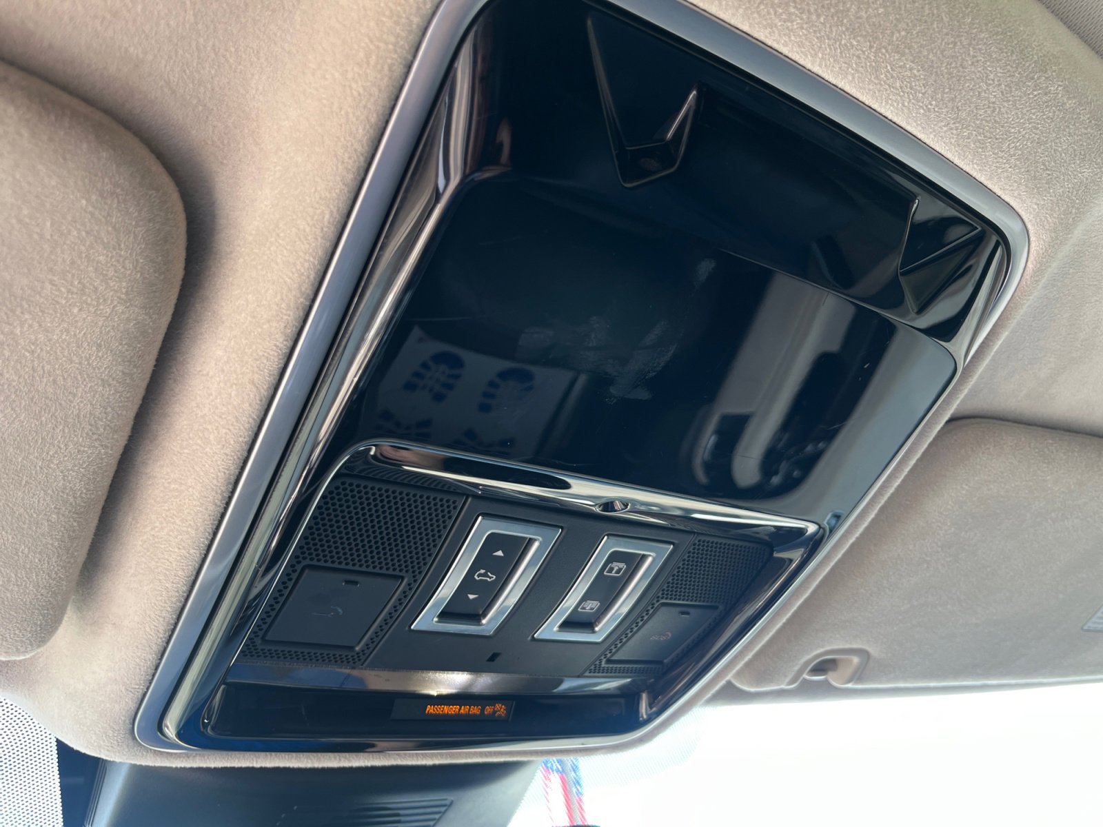 Used 2018 Land Rover Range Rover Long Wheelbase Supercharged image 31