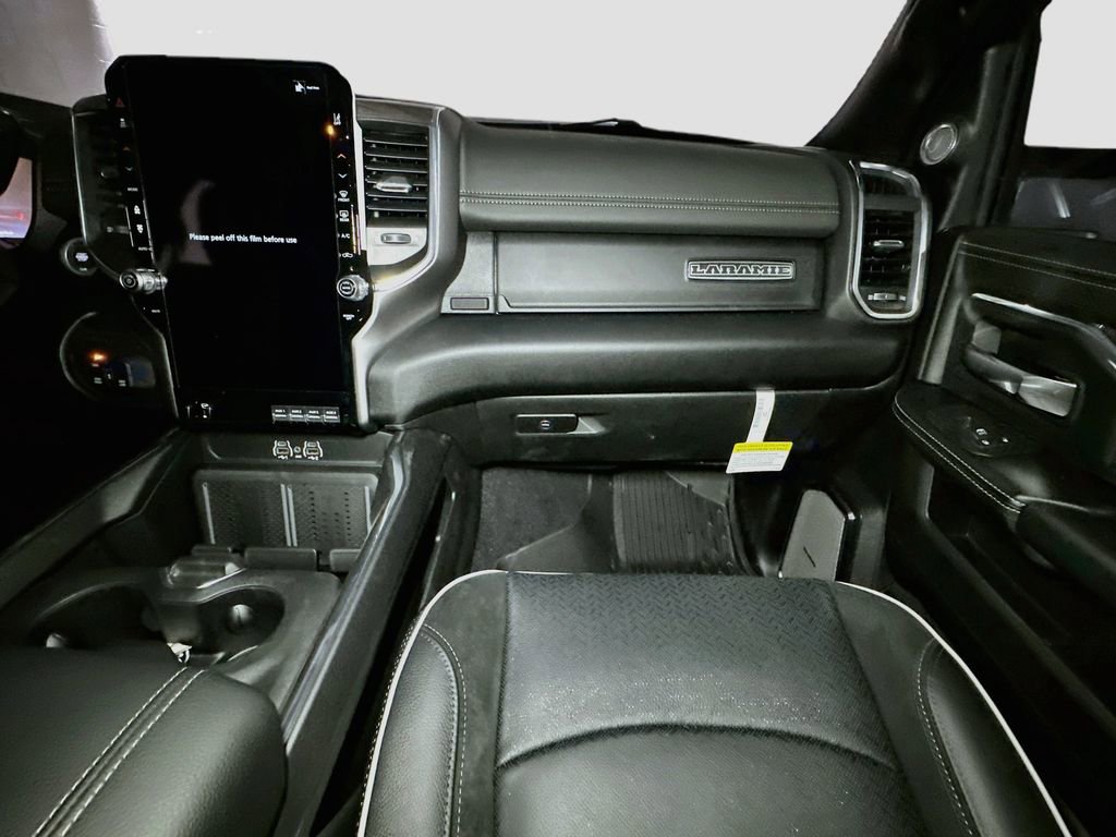 New 2026 RAM 2500 Laramie AWD/4WD image 28