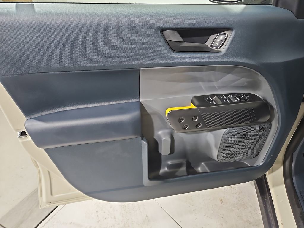 Used 2025 Ford Maverick Tremor image 11