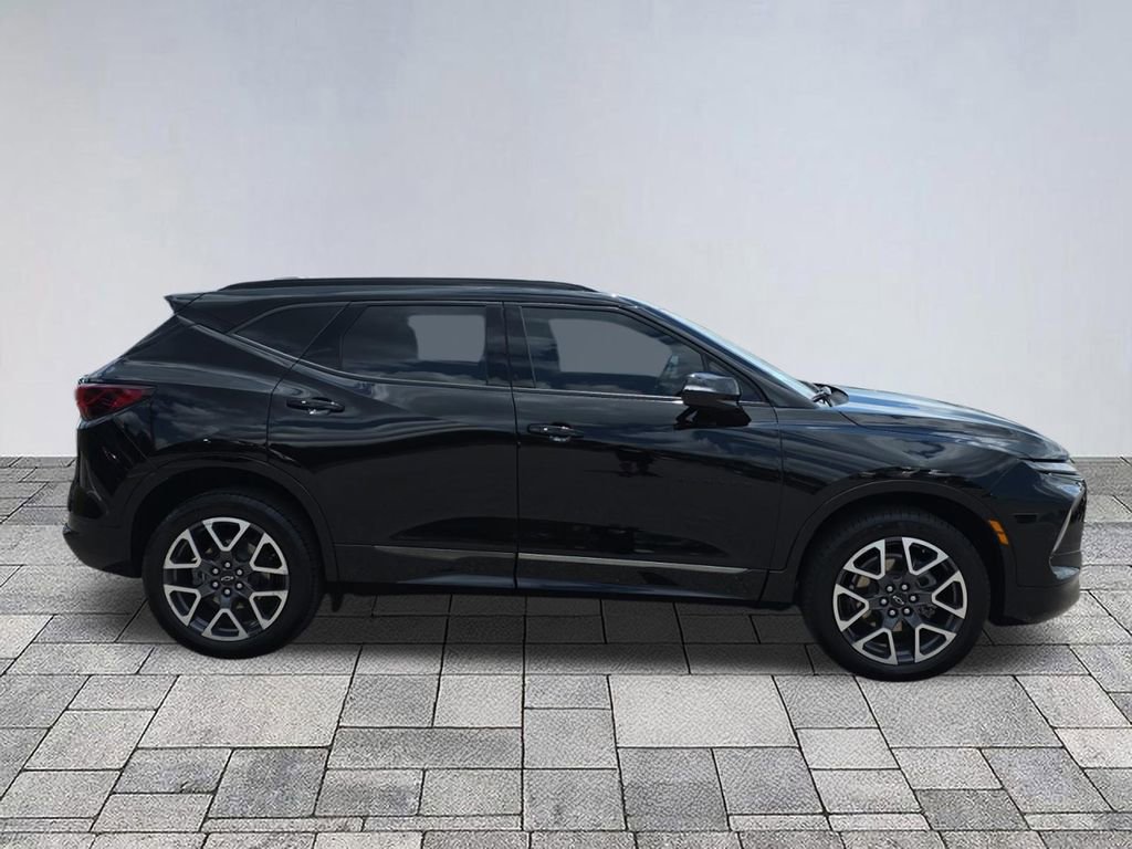 Used 2023 Chevrolet Blazer RS FWD image 8