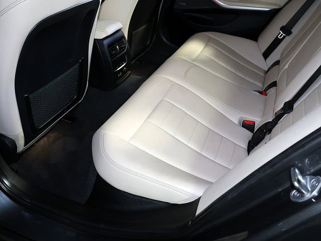 Used 2019 BMW 330i xDrive Sedan w/ Premium Package AWD/4WD image 28