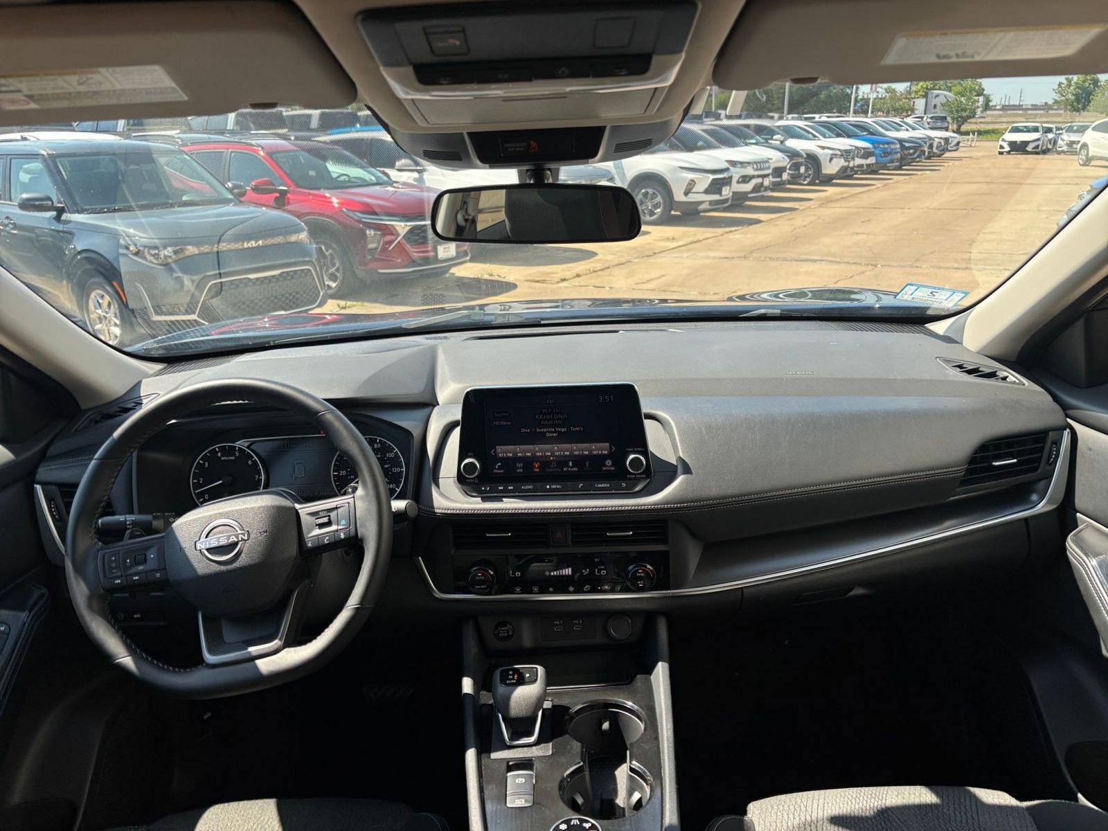 Used 2025 Nissan Rogue SV AWD/4WD image 35