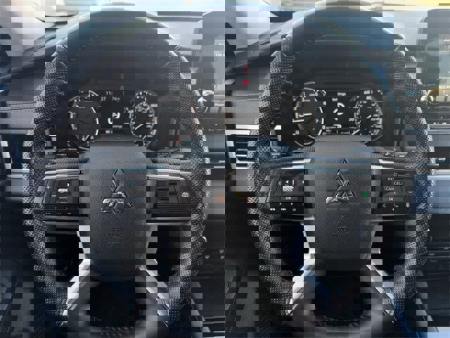 Used 2024 Mitsubishi Outlander SE image 13