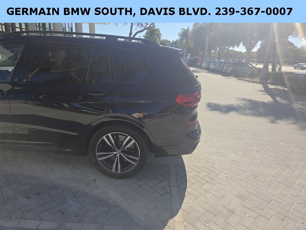 Certified 2022 BMW X7 M50i w/ Executive Package image 17