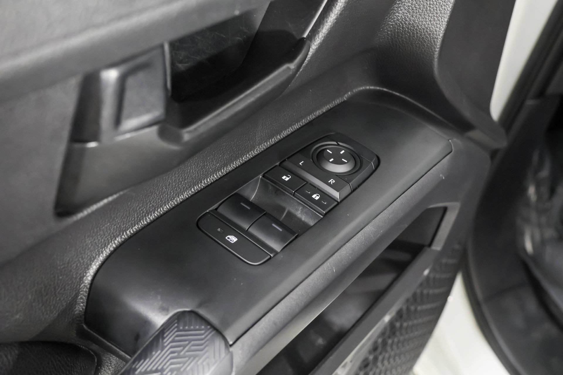 Used 2024 Toyota Tacoma SR RWD image 34