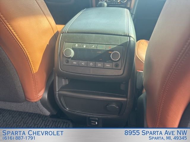 Used 2017 Chevrolet Traverse Premier FWD image 23