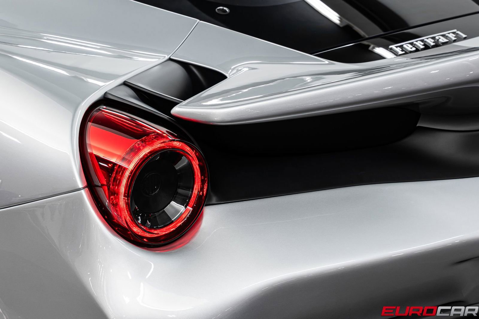 Used 2020 Ferrari 488 Pista *HUGE CARBON INTERIOR OPTIONS image 22