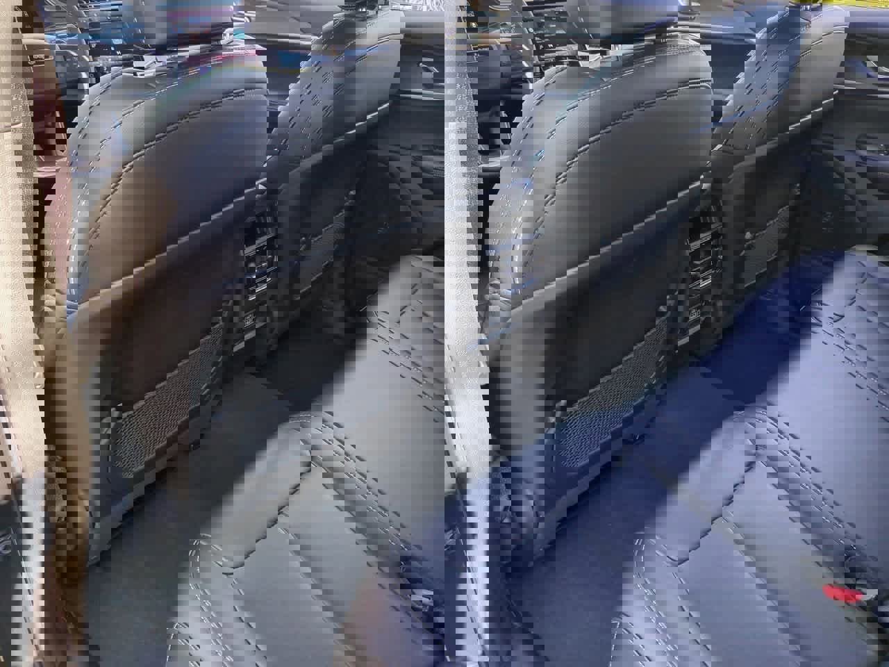 Used 2024 Jeep Grand Cherokee Limited image 19