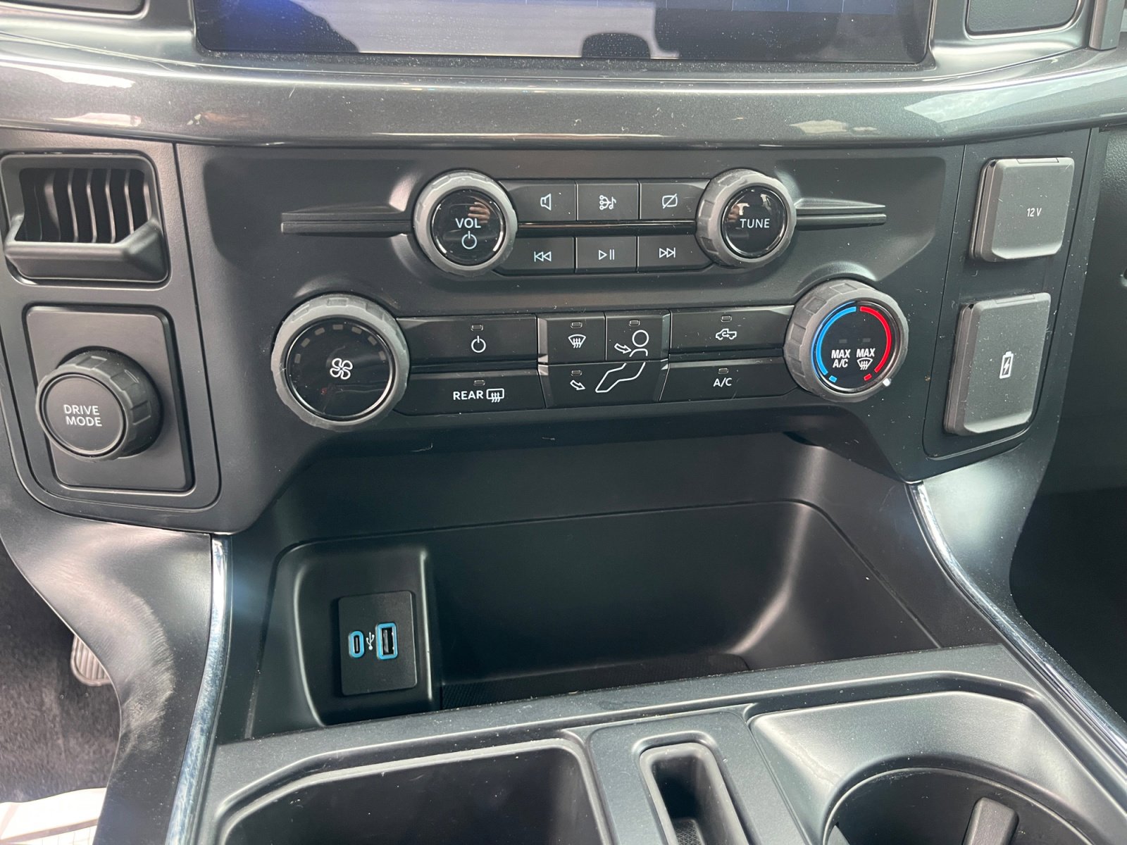 Used 2024 Ford F150 STX image 30