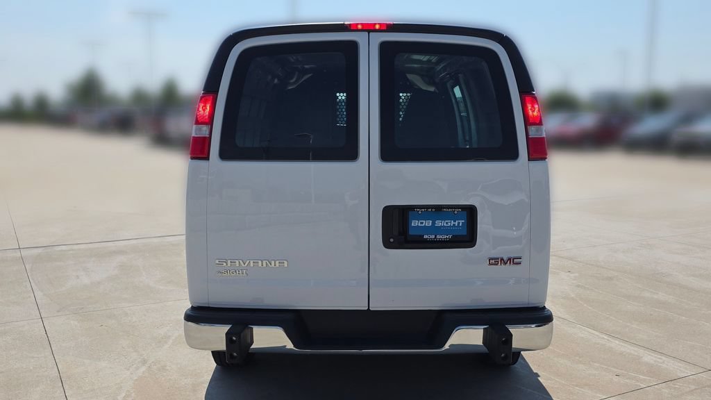 Used 2025 GMC Savana 2500 w/ Driver Convenience Package RWD image 4