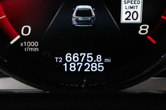 Used 2017 Volvo XC60 T6 Dynamic w/ Advanced Package AWD/4WD image 6
