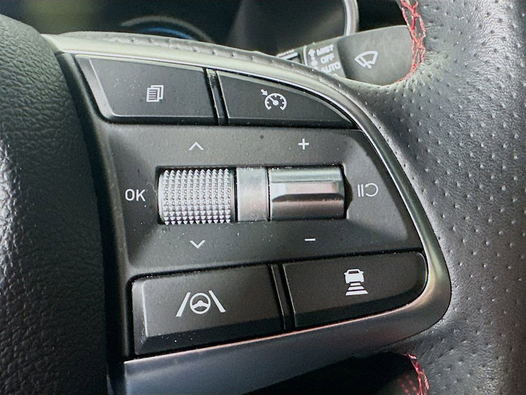 Used 2023 Genesis G70 3.3T w/ Sport Prestige Package image 24