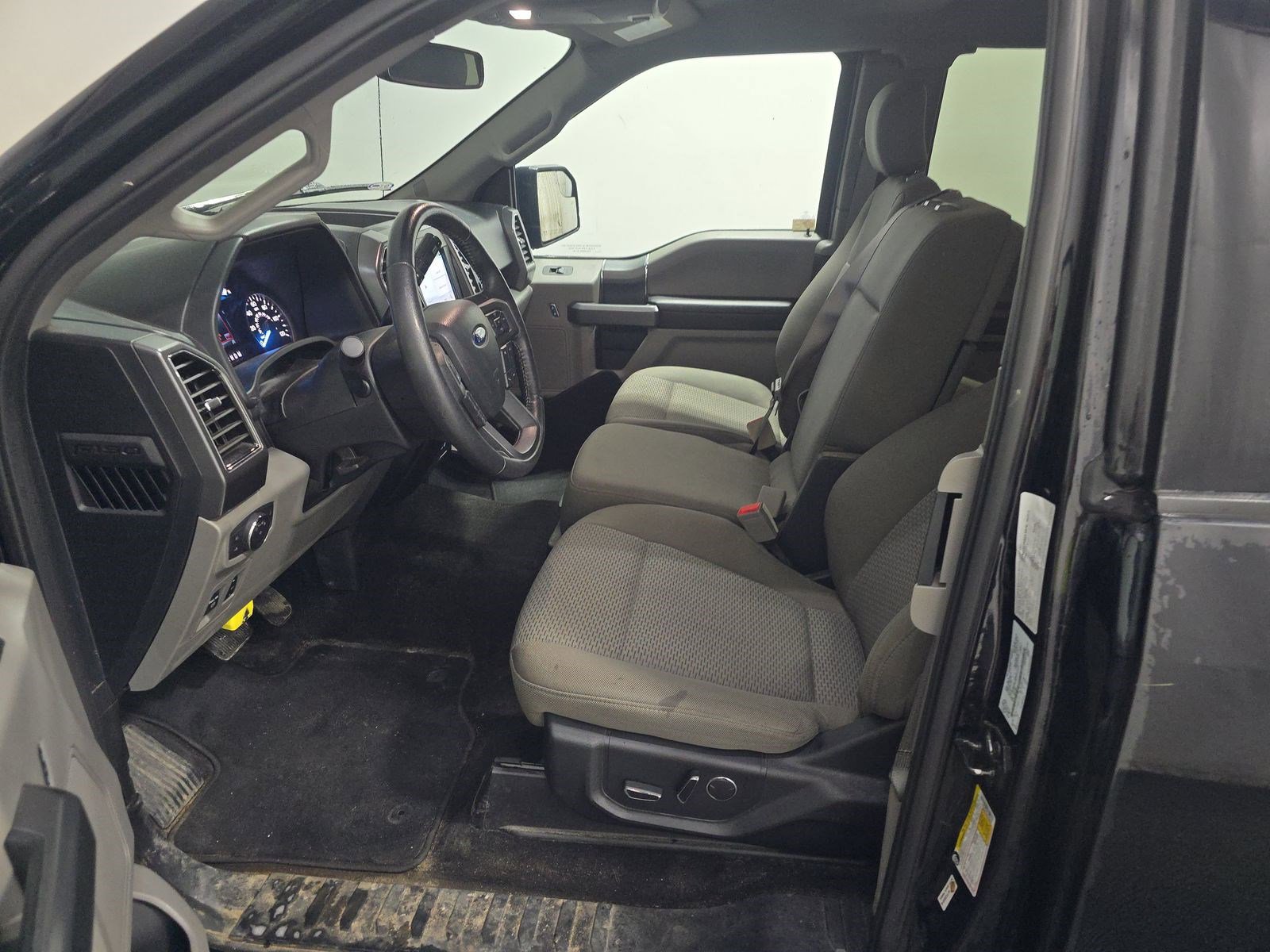 Used 2018 Ford F150 XLT w/ Equipment Group 302A Luxury image 7