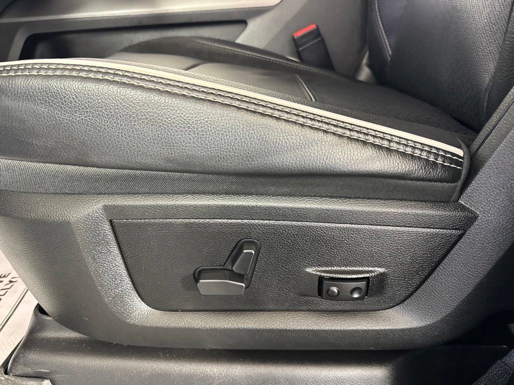 Certified 2025 RAM 3500 Laramie AWD/4WD image 29