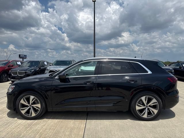 Used 2024 Audi Q8 e-tron Premium Plus w/ Premium Plus Package AWD/4WD image 6