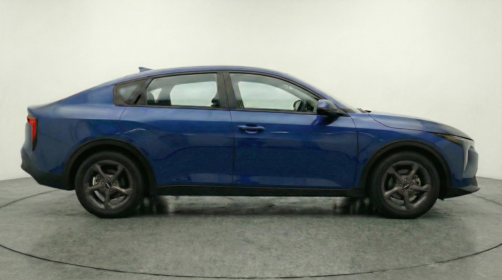Used 2025 Kia K4 LXS image 11