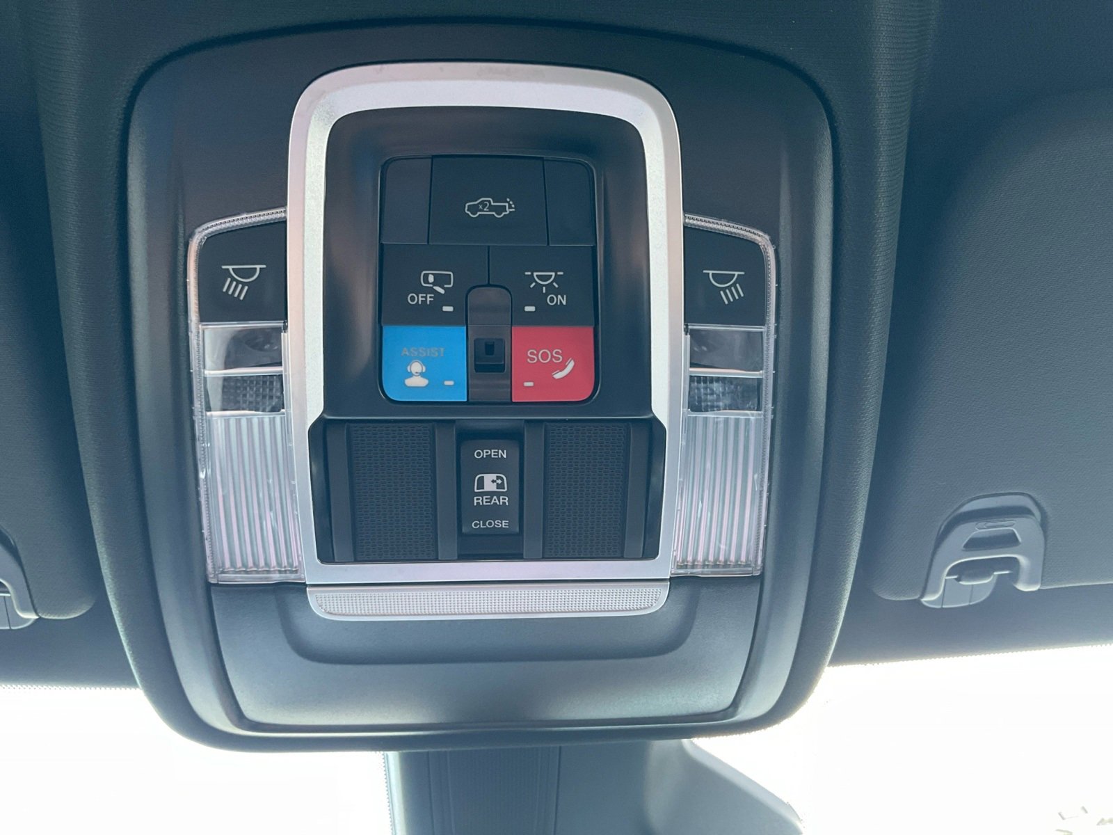 New 2026 RAM 1500 4x4 Crew Cab image 33