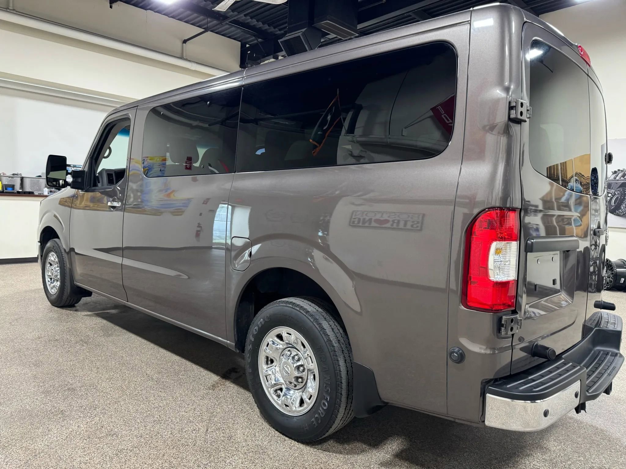 Used 2018 Nissan NV 3500 SL image 18