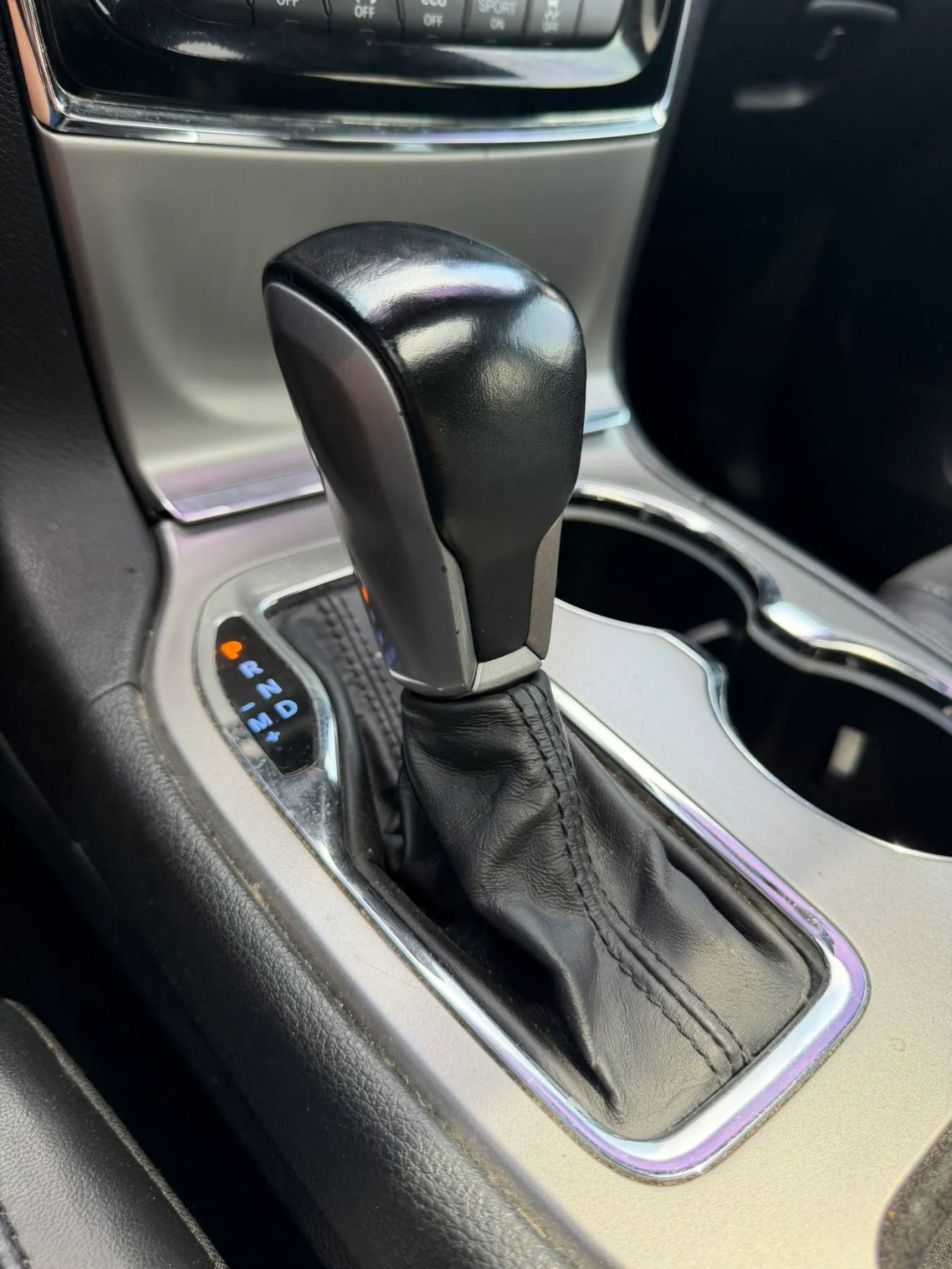 Used 2020 Jeep Grand Cherokee Altitude AWD/4WD image 21