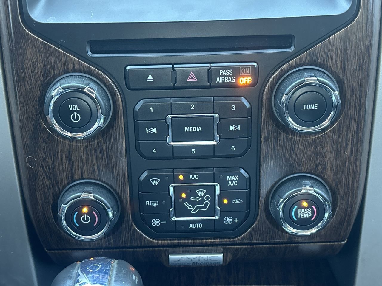 Used 2014 Ford F150 Lariat w/ Equipment Group 502A Luxury image 24