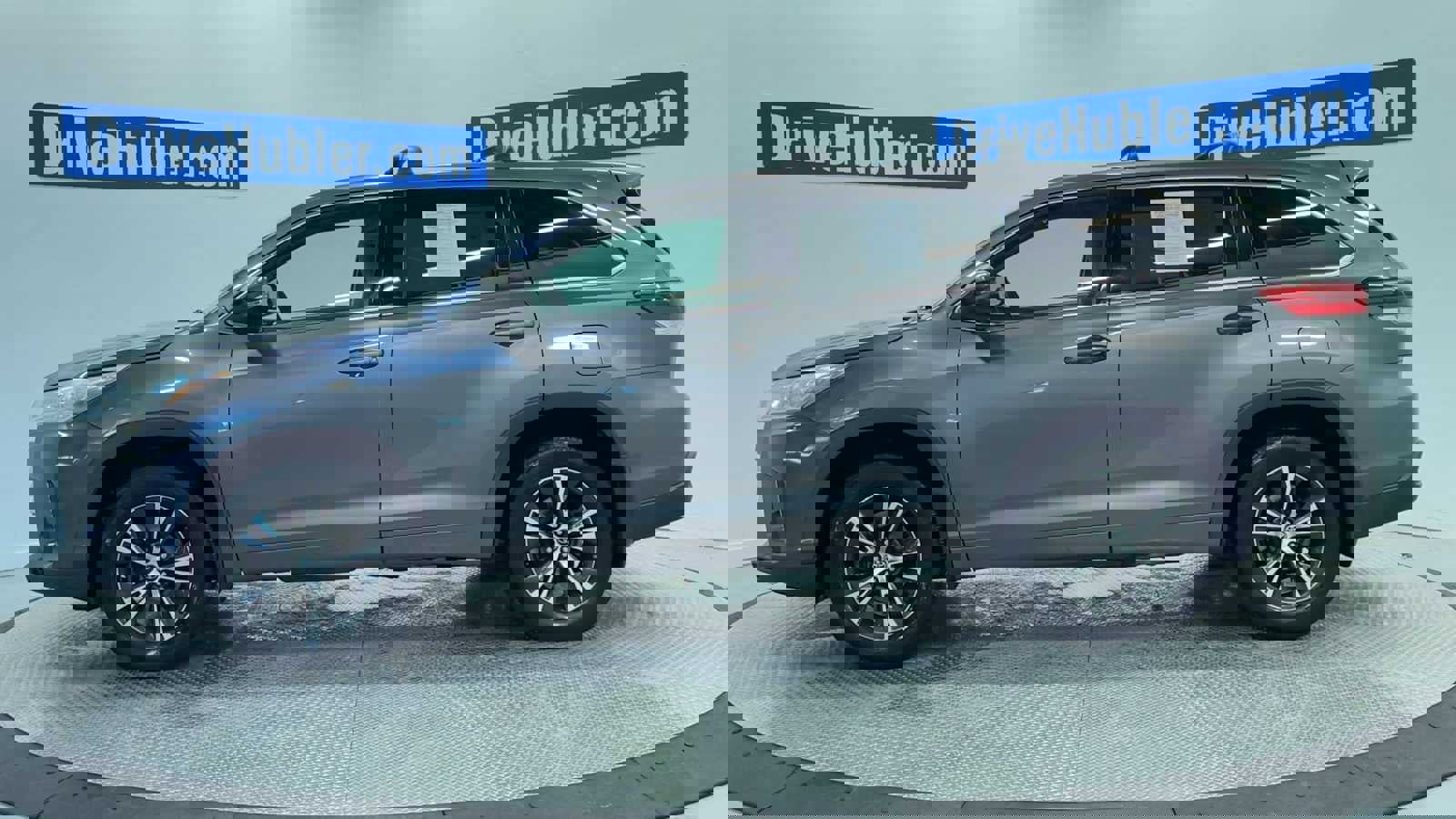 Used 2018 Toyota Highlander LE image 5