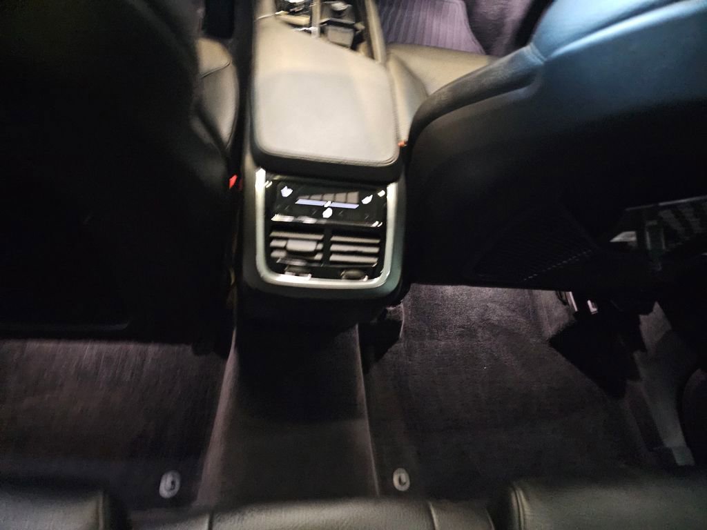 Certified 2023 Volvo XC90 B5 Plus w/ Protection Package Premier image 17