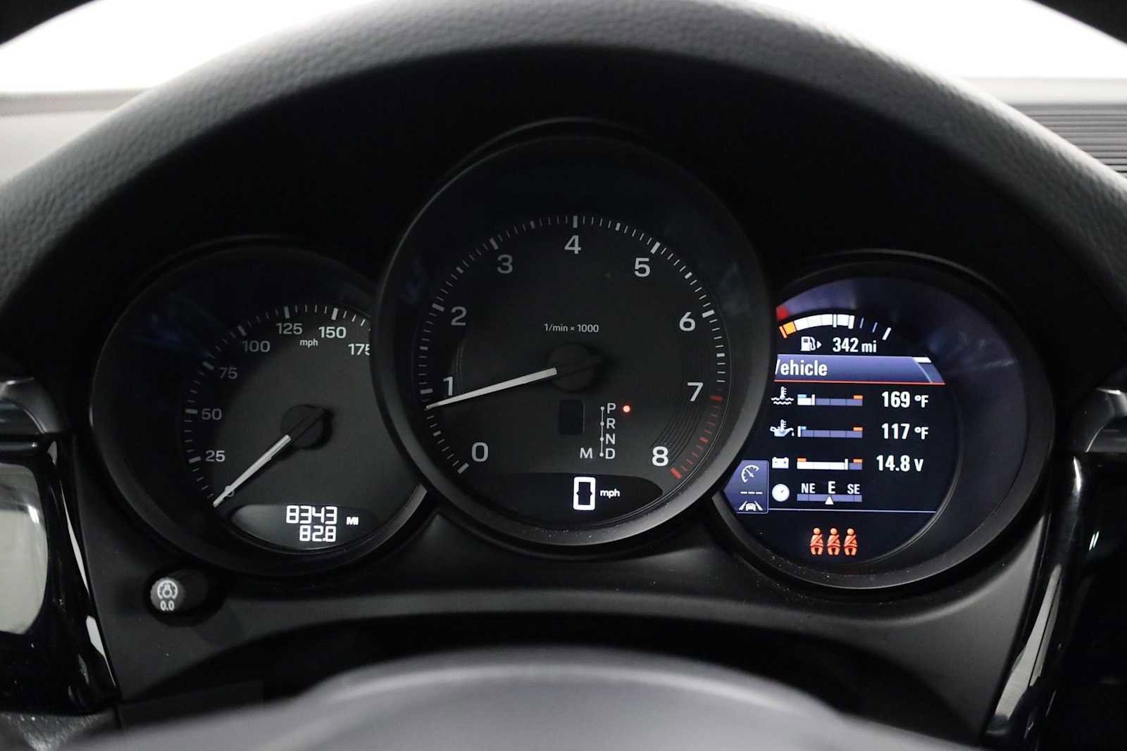 Certified 2025 Porsche Macan image 24