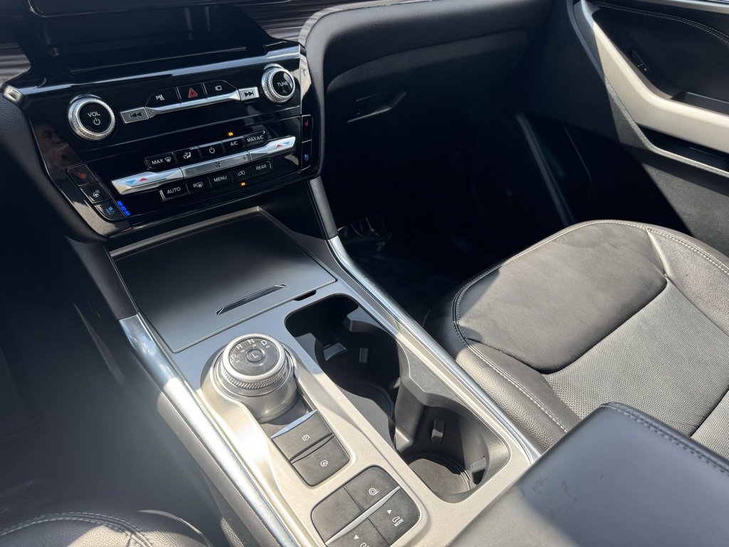 Used 2022 Ford Explorer Limited w/ Equipment Group 301A image 35