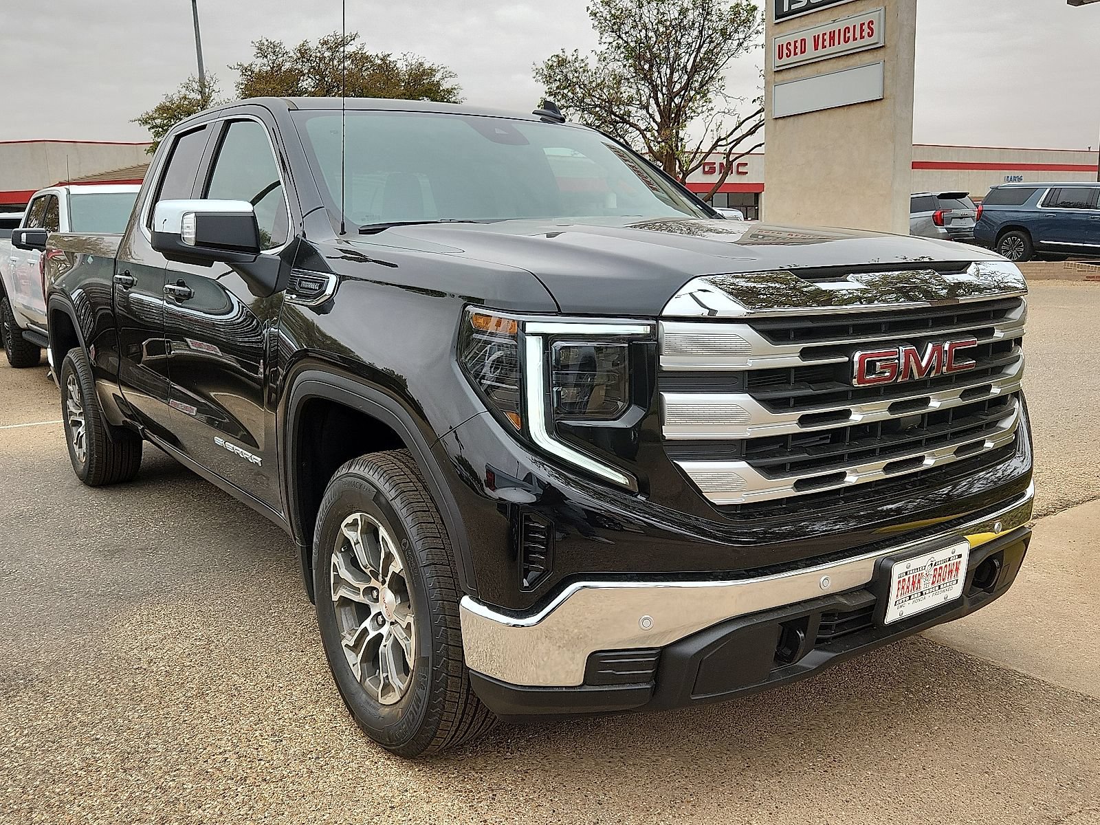 New 2026 GMC Sierra 1500 SLE w/ Preferred Package RWD image 4