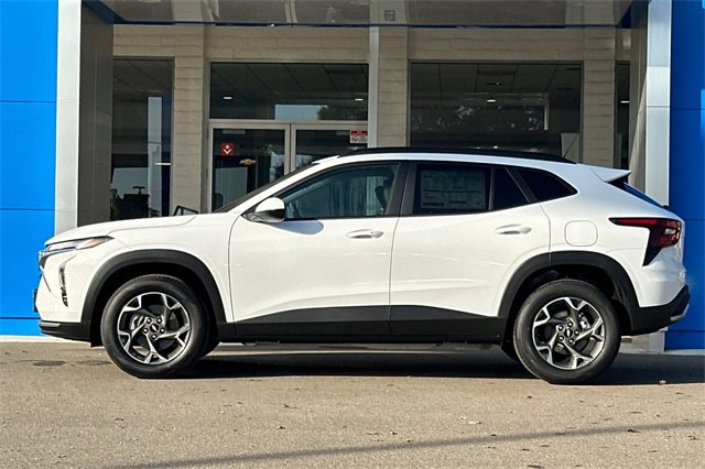 New 2026 Chevrolet Trax LT w/ Driver Confidence Package image 9