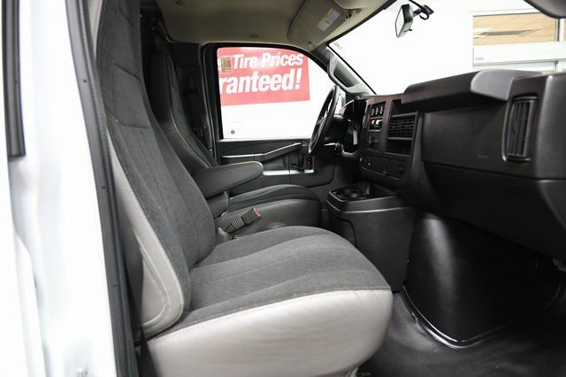 Used 2019 GMC Savana 2500 w/ Driver Convenience Package image 11