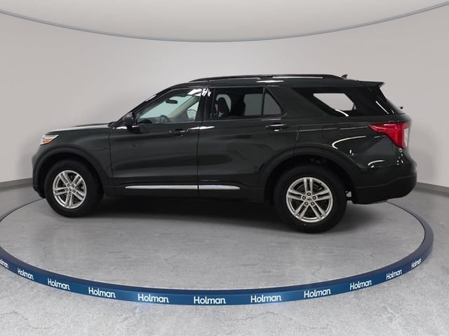 Used 2023 Ford Explorer XLT w/ Equipment Group 202A AWD/4WD image 9
