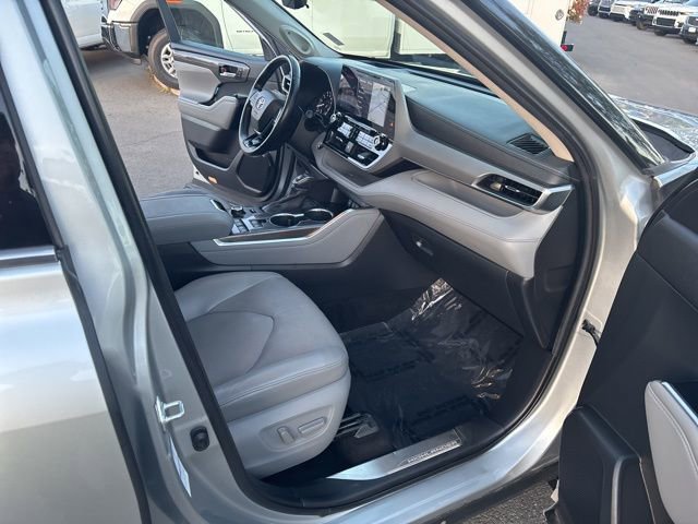 Used 2020 Toyota Highlander Platinum AWD/4WD image 38