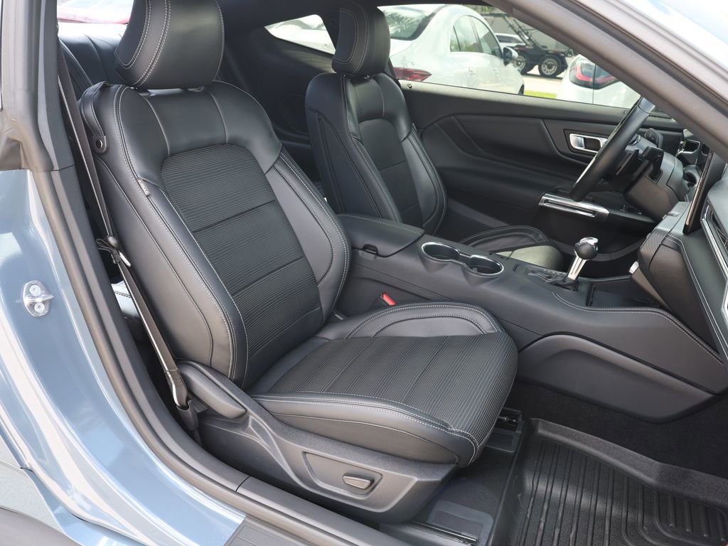 Used 2025 Ford Mustang GT Premium image 19