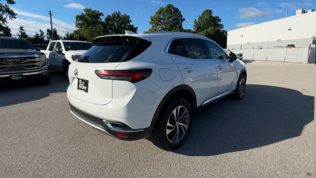 Used 2022 Buick Envision Essence w/ Technology Package I FWD image 9