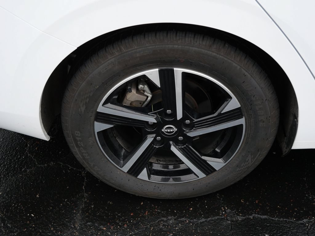 Used 2024 Nissan Sentra SV FWD image 9
