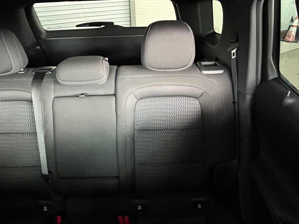 Used 2025 Chevrolet Equinox LT FWD image 13