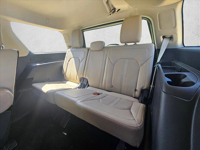 Used 2022 Ford Expedition Limited image 16
