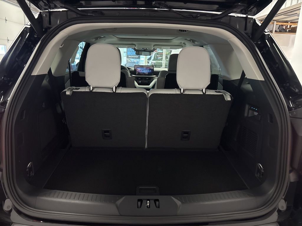 New 2026 Ford Explorer Platinum image 28