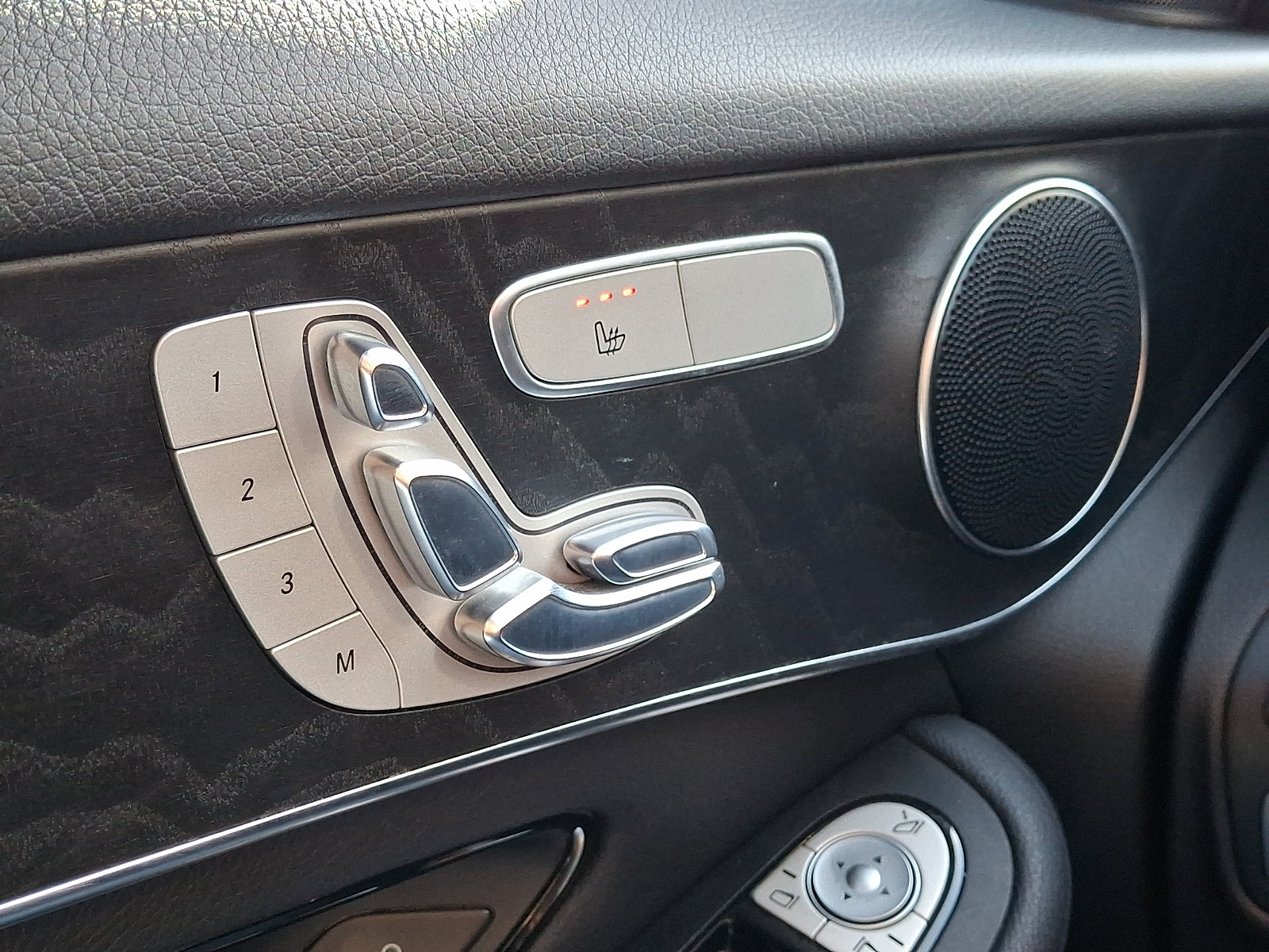 Used 2017 Mercedes-Benz GLC 300 4MATIC image 27