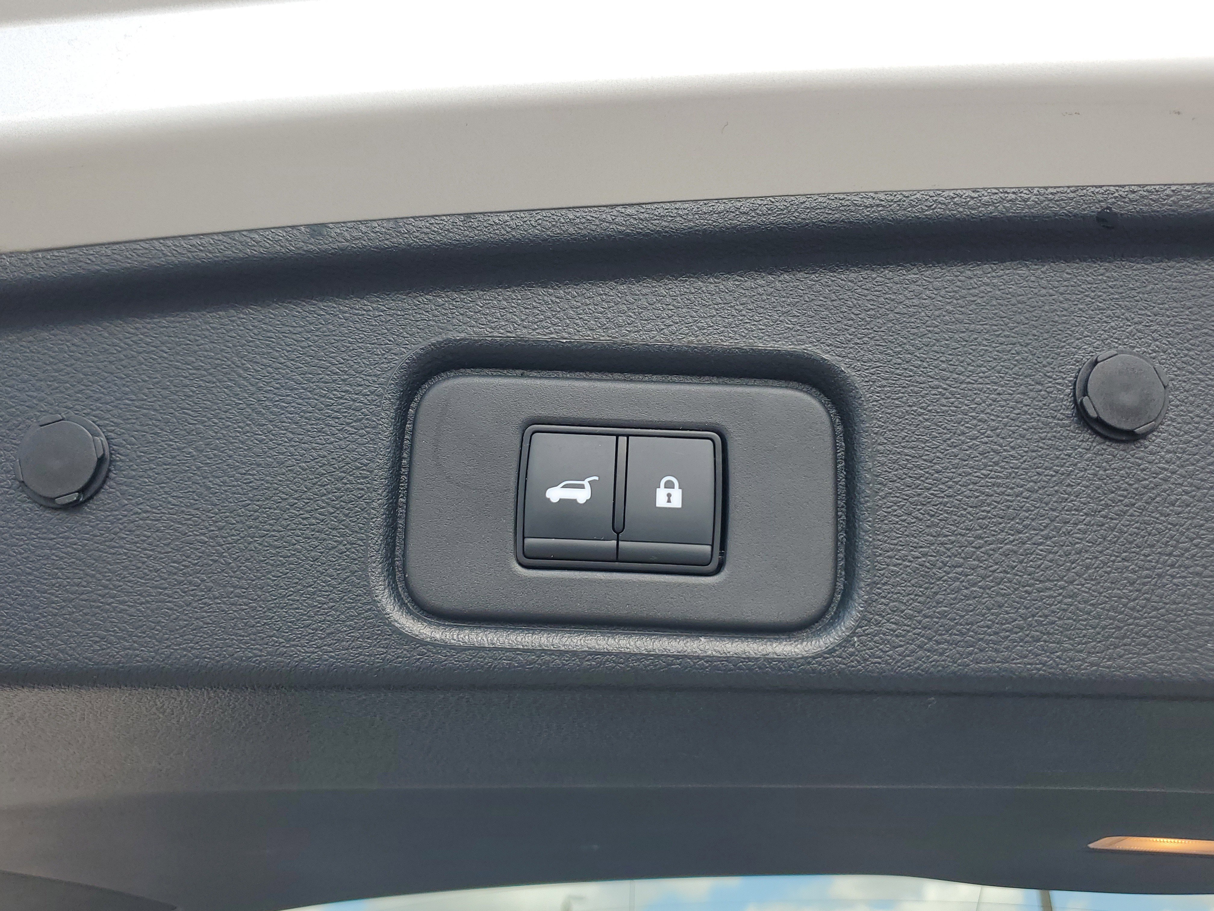 Used 2024 Nissan Pathfinder SL FWD image 17