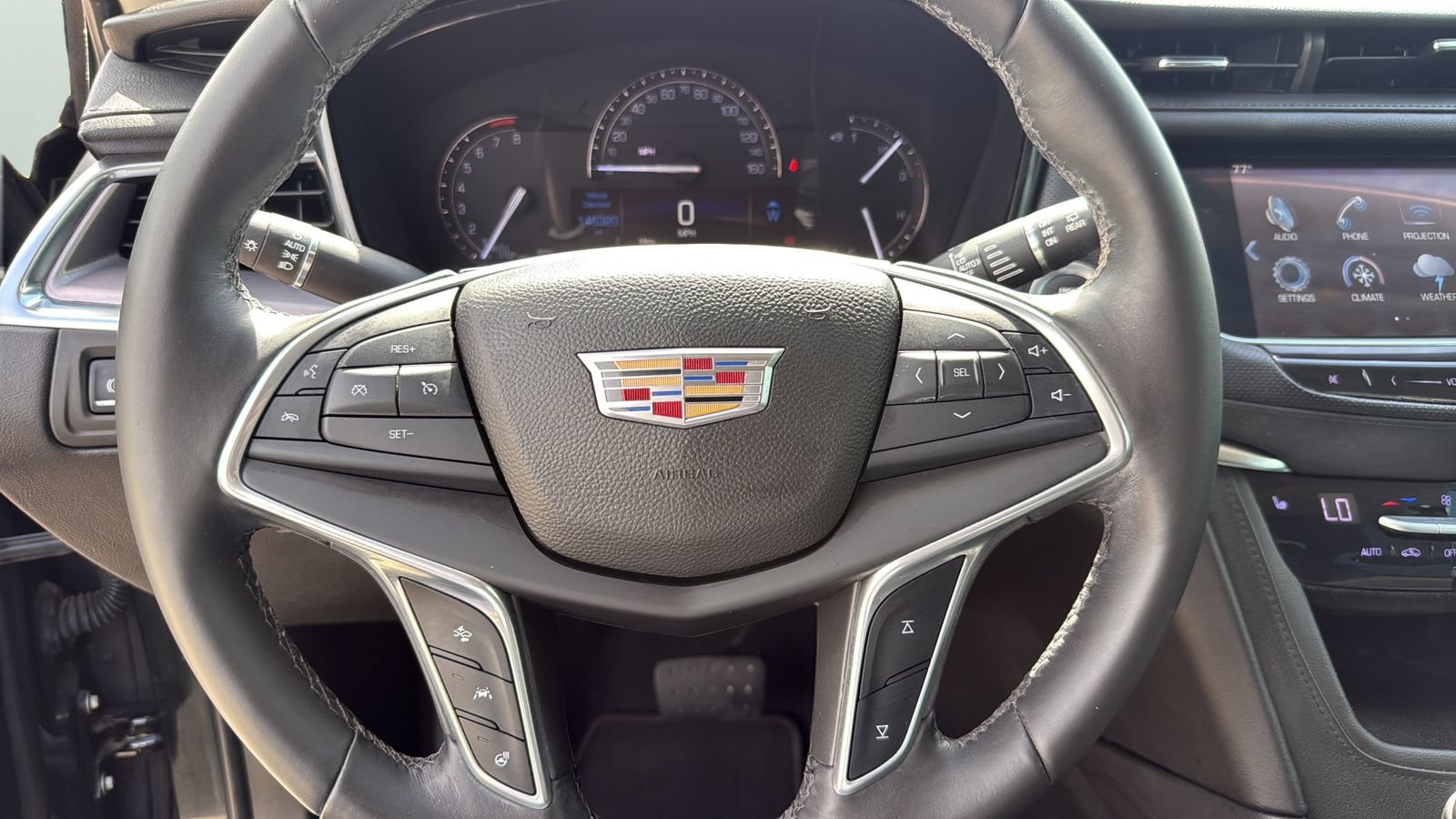 Used 2017 Cadillac XT5 Luxury w/ Driver Awareness Package FWD image 14