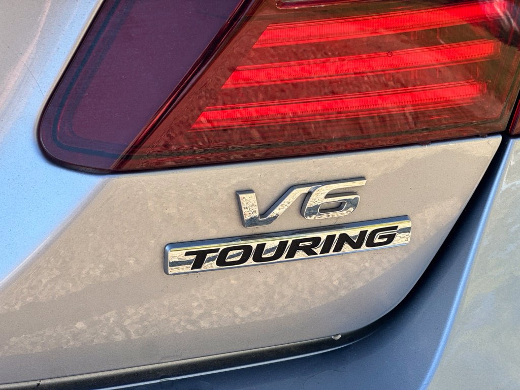 Used 2016 Honda Accord Touring image 4