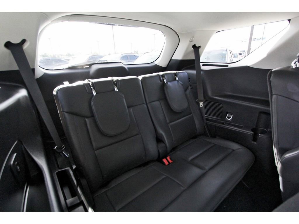 Used 2025 Ford Explorer Active w/ Active Comfort Package image 12