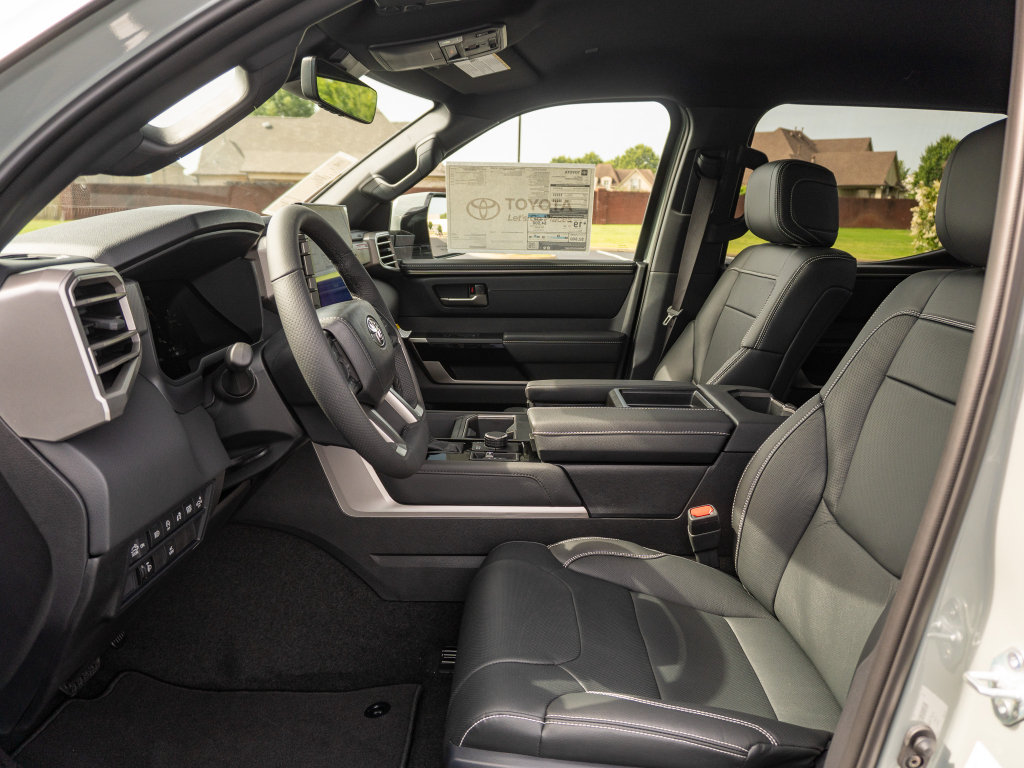 New 2026 Toyota Tundra Limited AWD/4WD image 12
