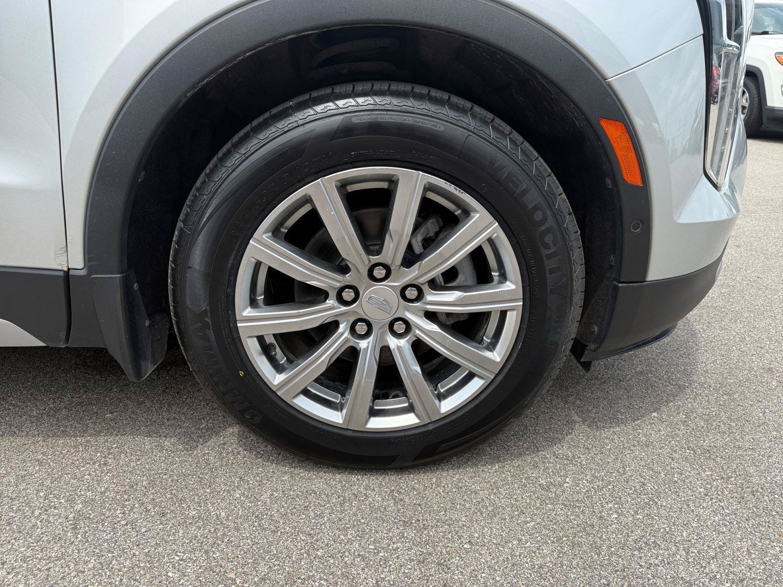 Used 2022 Cadillac XT4 Premium Luxury w/ Enhanced Visibility Package AWD/4WD image 31